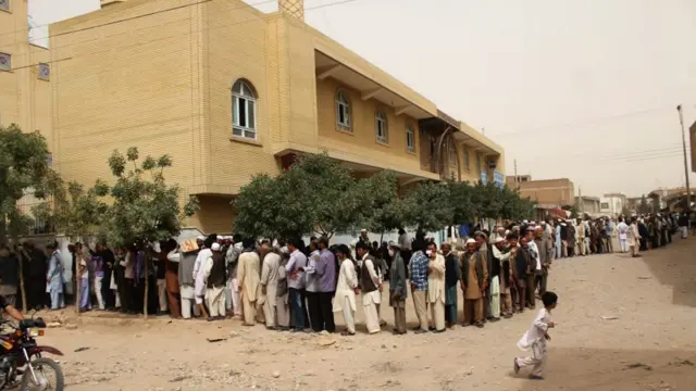 این انتخابات برای افغانستان بسیار مهم و سرنوشت ساز تعریف شده است.