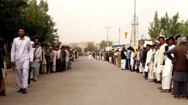 دور انتخابات ریاست جمهوری افغانستان با تحت حضور گسترده مردم برگزار شد.