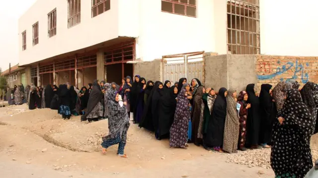 مشارکت زنان هم در این ولایت غربی بالا بود. 