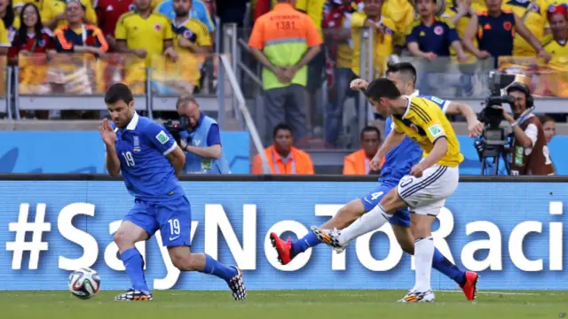 کولمبیا کے جیمز روڈریگز نے میچ کے اختتامی لمحات میں تیسرا گول کر دیا اور کولمبیا نے یونان کو 3 - 0 سے شکست دے دی۔