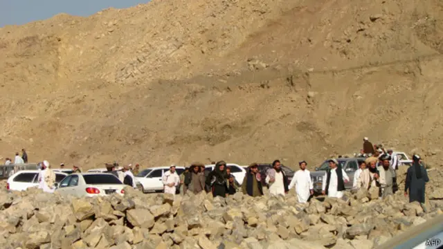 الغارات استهدفت تجمعات لمسلحين اوزبك يعتقد أنهم شاركوا في الهجوم على مطار كراتشي