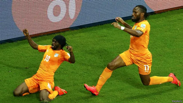 आइवरी कोस्ट टीम के स्ट्राइकर ड्रोग्बा