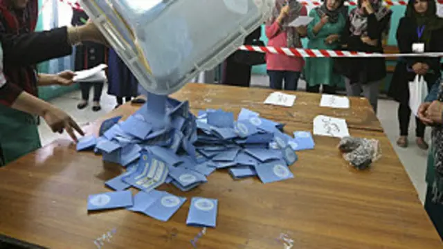 امریکا او بریتانیا افغان مشرانو ته ویلي چې د هېواد د ثبات او یووالي له پاره کار وکړي