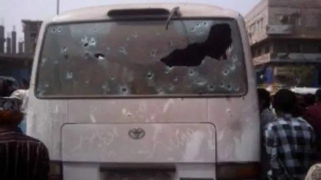 صورة نشرتها وزارة الدفاع للحافلة المستهدفة