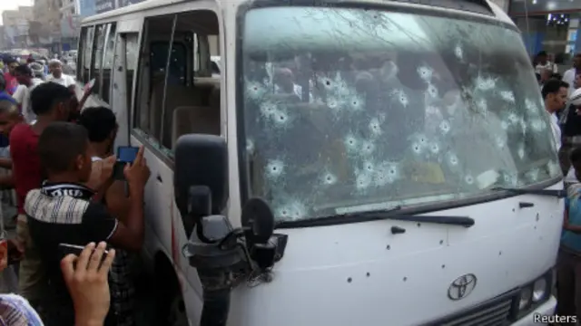 Autobús baleado en Yemen