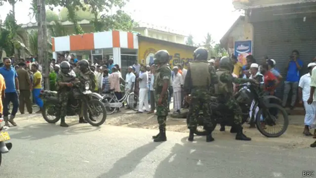 'විසෙන් විස නසනවා සේ ජනතාවගේ ආවේගය උපායශීලීව සමනය කළා'