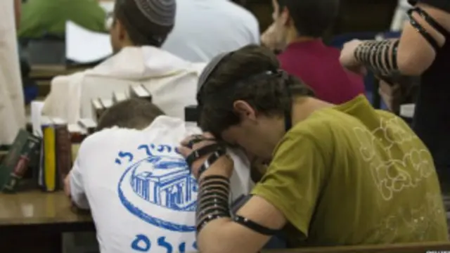 لاپتہ نوجوانوں کے لیے اسرائیل میں دعائیں کی گئیں