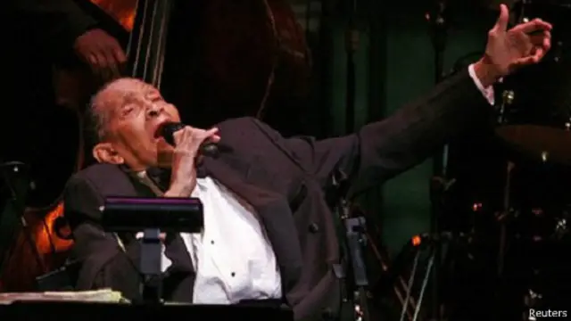 جرى ترشيح ألبومه "على طول الطريق" لجائزة غرامي لأفضل أداء