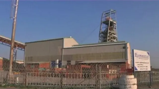 سویلي افریقا د نړۍ شاوخوا اته سلنه د پلاتینیمو زیرمې لري.