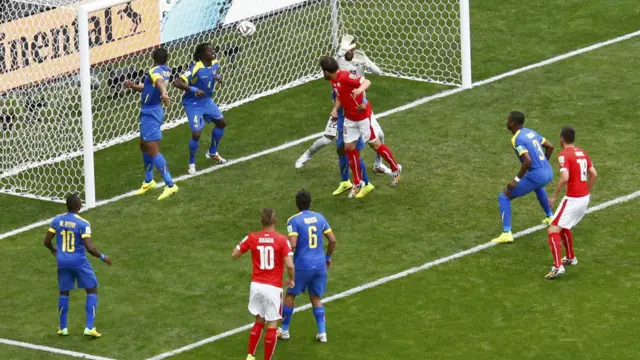 د دویمې نیمایي په پیل کې د سویس اېډمیر محمدي ګول وکړ او لوبه یې برابره کړه. 