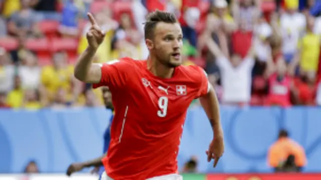 Seferovic ghi bàn ở những giây cuối của thời gian bù giờ hiệp hai.