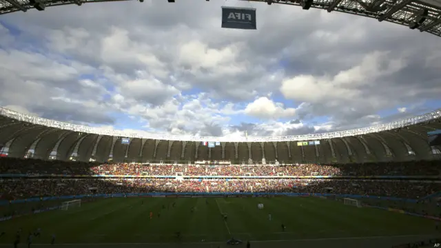 فرانس اور ہونڈورس کا میچ پورٹو ایلگری میں کے سٹیڈیم میں کھیلا گیا جو فرانس نے 3 - 0 سے جیت لیا۔