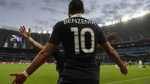 Benzema comemora gol contra Honduras