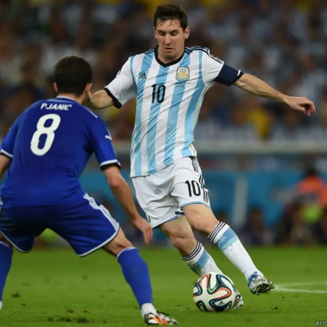 ماہرین کی نظر میں اگر لیونل میسی نے تاریخ میں اپنا نام میراڈونا اور پیلے جیسے کھلاڑیوں کی صف میں لکھوانا ہے تو اسے یہ ورلڈ کپ جیتنا ہوگا۔