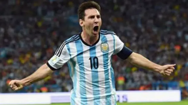 Sau hơn 60 phút làm khá nhiều fan thất vọng, Messi đã ghi bàn thằng "đẳng cấp"