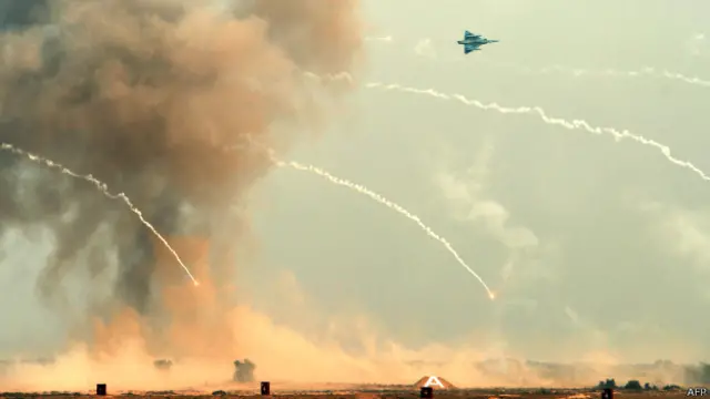 د پاکستان حکومت وایي د عملیاتو له پیل وروسته يې د وسلوالو مخالفینو د احتمالي غبرګون له کبله په لویو ښارونو کې امنیتي ګامونه اخيستي دي.