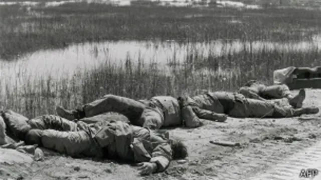 Soldados iraníes muertos durante la guerra con Irak