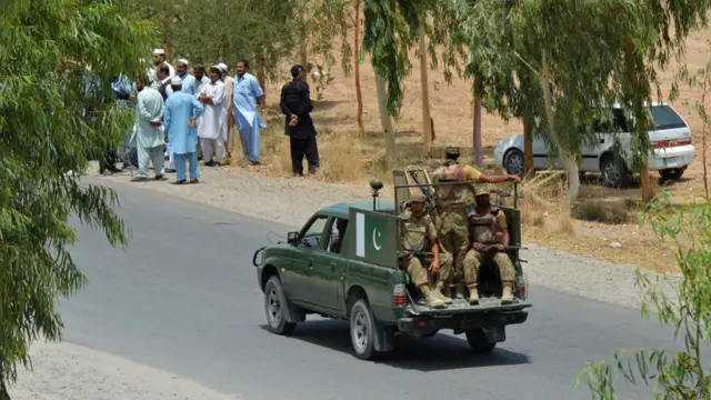 فوج کے مطابق آپریشن منصوبے کے مطابق چل رہا ہے اور تاحال کسی بھی شہری آبادی والے علاقے میں حملے نہیں کیے گئے۔ 