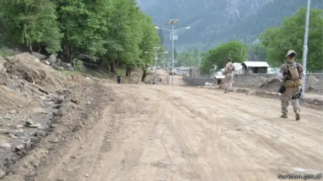 دا پارونیانو ته د ښه راتلونکي نښه برېښي، چې مرکز ته يې په نسبتاً غټو ګاډو کې توکي ورغلل.