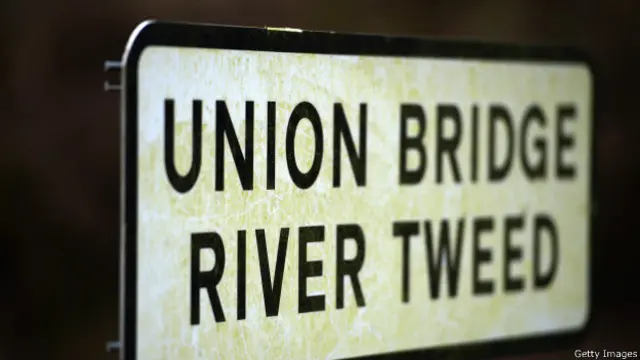 Мост "Объединения" через реку Твид