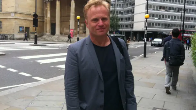 史蒂夫 职业：索尼娱乐