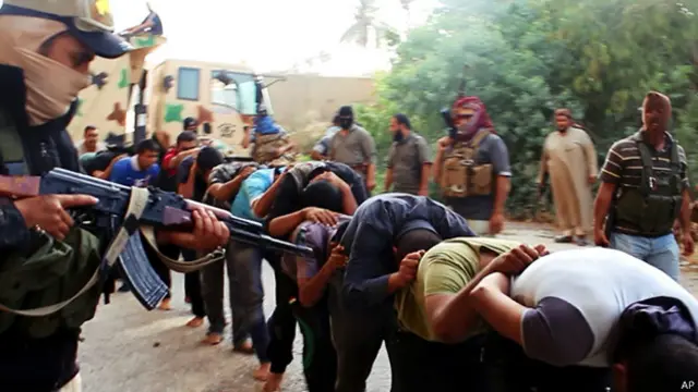Prisioneros iraquíes en manos de ISIS