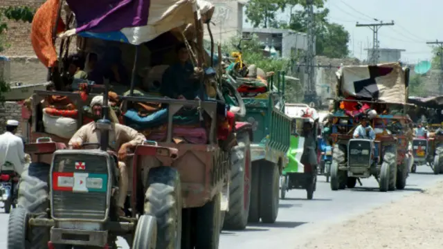 ځايي خلک وايي ډېری کسان د بنو، کرک، ډېره اسمعيل خان، کوهاټ، هنګو او نورو ولسواليو په لوري روان دي