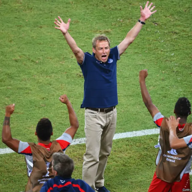 امریکہ نے اپنے پہلے گروپ میں گھانا کو 2 - 1 سے شکست دی۔ امریکہ کی ٹیم معروف جرمن فٹبالر یرگن کلنزمین کی کوچنگ میں یہ ورلڈ کپ کھیل رہی ہے۔ 