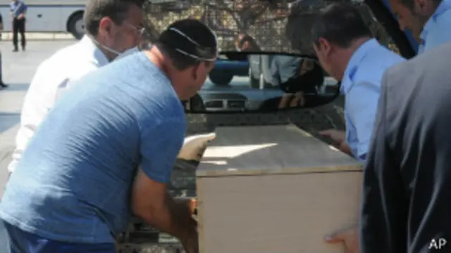 Гроб с погибшим мигрантом