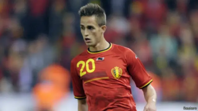 Adnan Januzaj adalah pemain muda Belgia yang memperkuat Manchester United. 