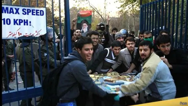 بریتانیا خواستار جبران خسارت ناشی از حمله و غارت سفارت خود در تهران بوده است