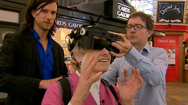 رائل نیشنل انسٹی ٹیوٹ آف بلائنڈ پیپل کا کہنا ہے کہ یہ چشمہ ’انتہائی اہم‘ ہو سکتا ہے