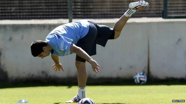 उरुग्वे के फ़ुटबॉल खिलाड़ी लुइस सुआरेज़