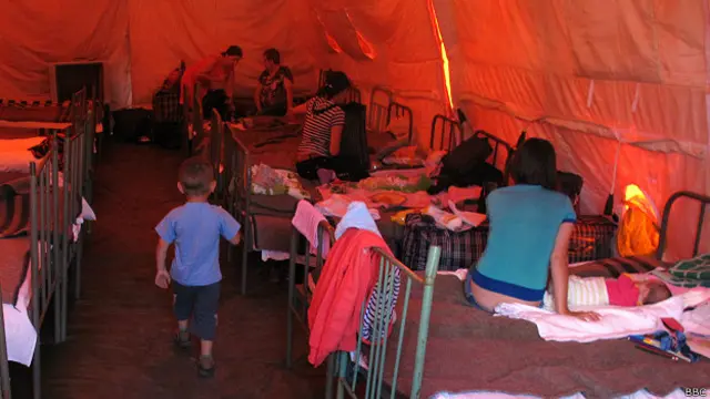 Беженцы на КПП "Матвеев Курган" 