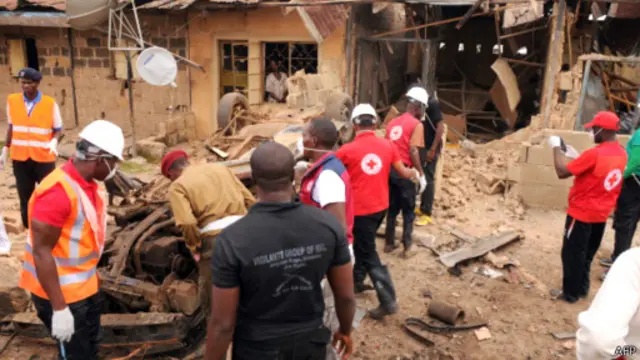 انفجار در برابر محل مشاهده فوتبال - آرشیوی