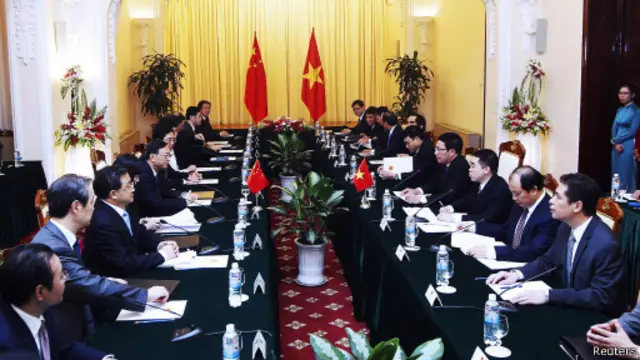 Tân Hoa Xã nói ông Dương yêu cầu Việt Nam 'đình chỉ thổi phồng' vụ việc trên biển