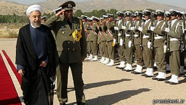 آقای روحانی برای دیداری رسمی، در لرستان از استان های غربی ایران به سر میبرد