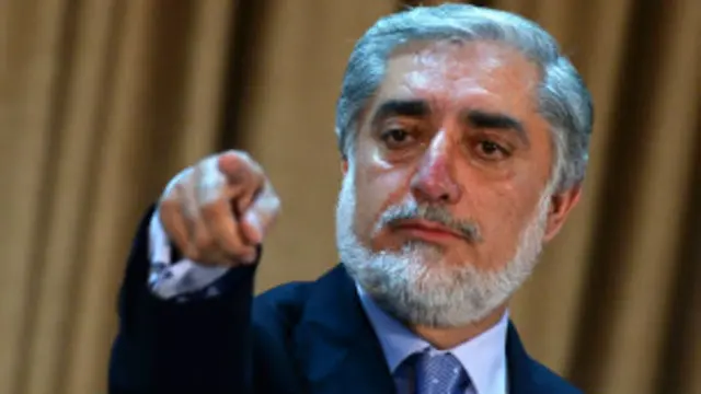 عبدالله عبدالله در یک نشست خبری صحبت می کرد