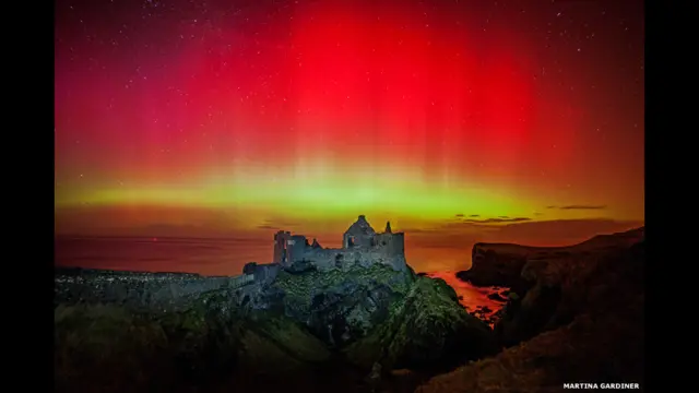 На фото: "Ранкове сяйво над замком", автор Мартіна Гардінер.