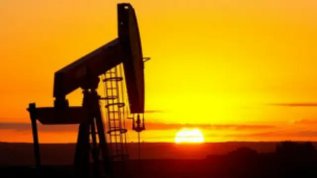 راپورونه وايي داعش د عراق د تيلو پر تر ټولو لويې فابريکې خپلې تورې جنډې ځړولې دي