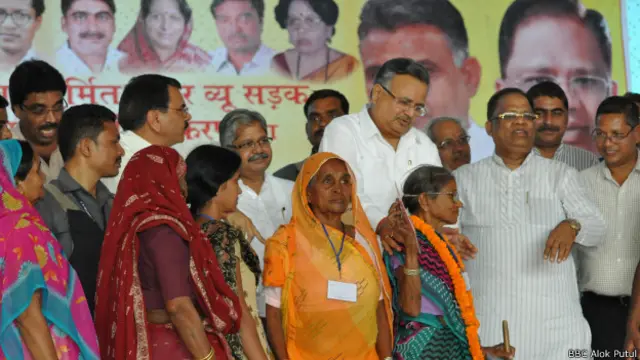 छत्तीसगढ़, मुख्यमंत्री रमन सिंह, आदिवासी महिलाएं