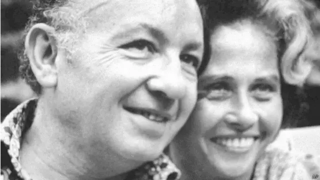 Леон и Мэрилин Клингхофферы отправились в круиз по случаю годовщины свадьбы