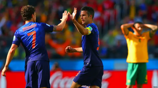 ہالینڈ کے رابن وین پرسی نے میچ کے 57ویں منٹ میں گول کر کے آسٹریلوی برتری کا خاتمہ کر دیا۔