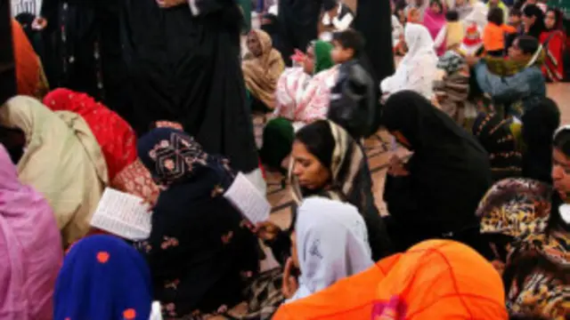 ایدھی مرکز کے انچارج نے کہا کہ عرس کے آغاز سے ایک روز قبل 14 افراد جان بحق ہو ئے تھے