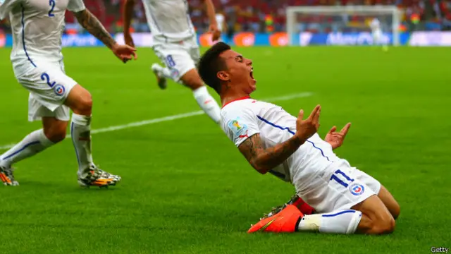 ایڈوارڈو وارگوس نے چارلس اورنگوئز کے پاس پرگول کر کے چلّی کو برتری دلوائی