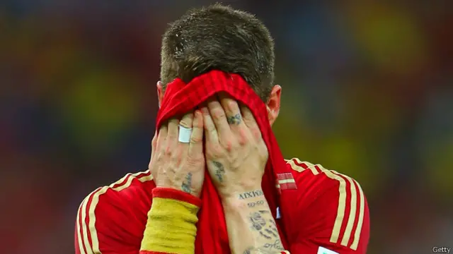 ہسپانوی ٹیم کھیل کے ابتدائی مراحل سے ہی کمزور نظر آئی 