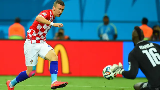 کروئیشیا نے میچ کے دوسرے ہاف کے تیسرے ہی منٹ میں اپنی برتری دگنی کر لی۔ کروئیشیا کی جانب سے دوسرا گول ایوان پیریسچ نے کیا۔