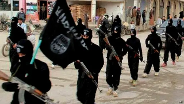 Los milicianos de EIIL continúan su avance por Irak.