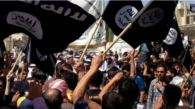 Phiến quân đang làm chủ thành phố Mosul và Tikrit