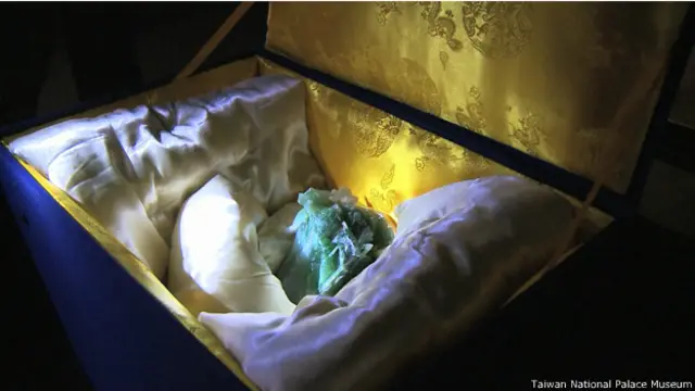 故宫包括人气藏品翠玉白菜等文物已空运到日本